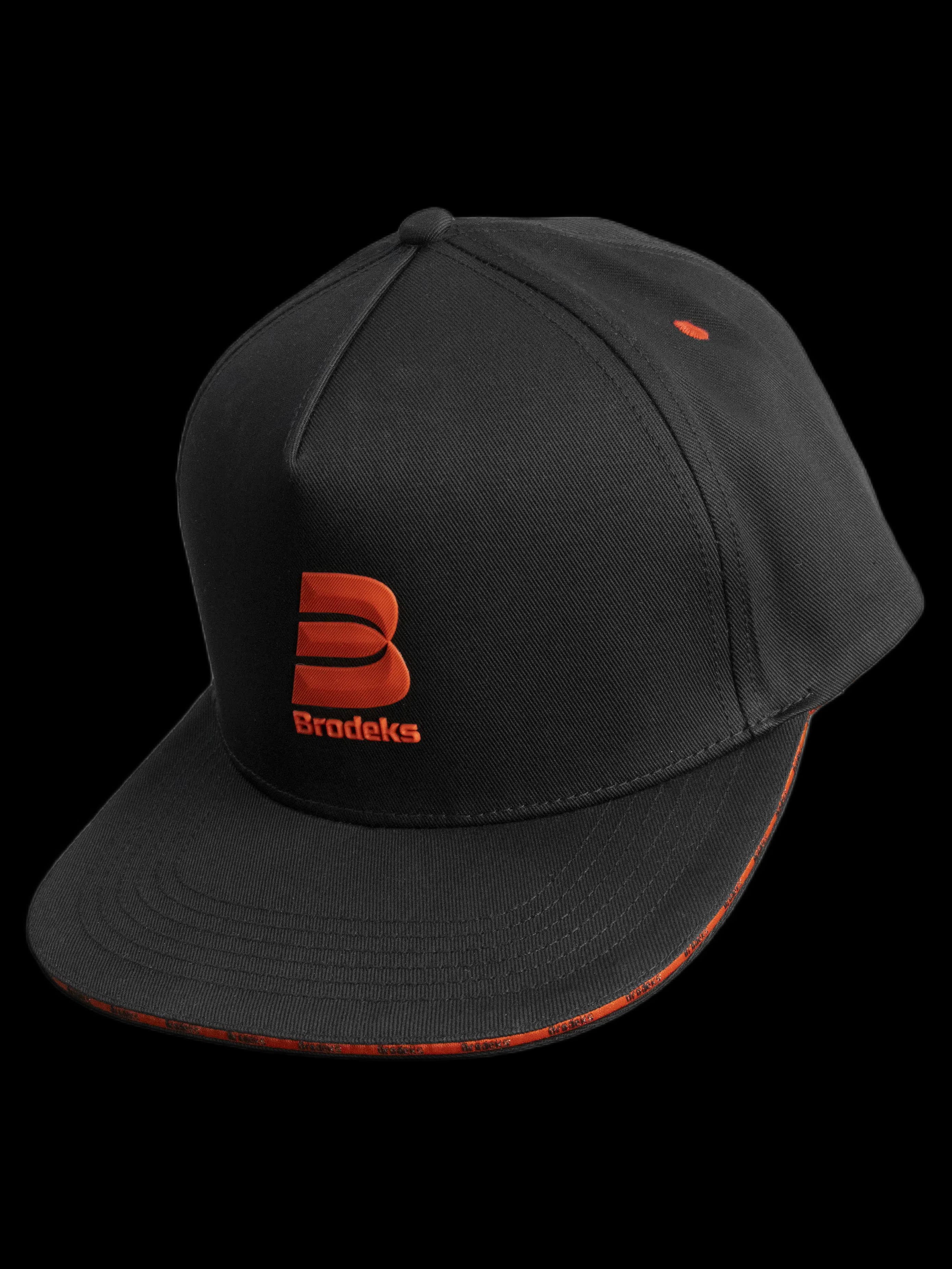 Бейсболка Brodeks KM131, красный